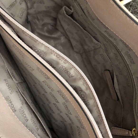 Light pink Michael Kors tote purse - Picture 2 of 3